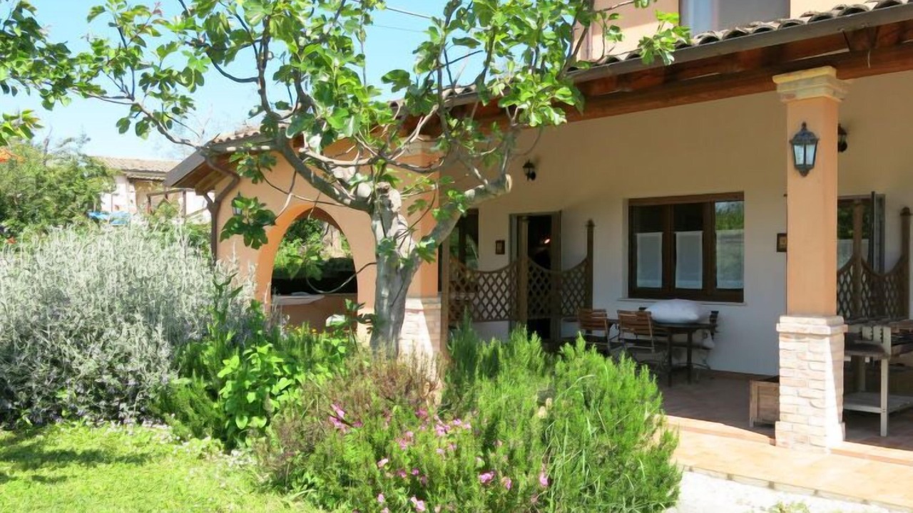 Photo of Buildings in Collecorvino
