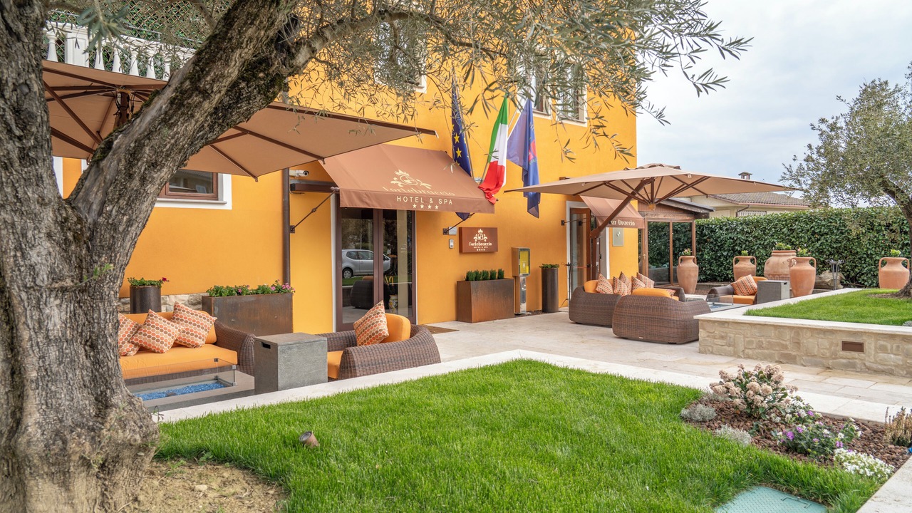 Photo of Outdoor in Montone