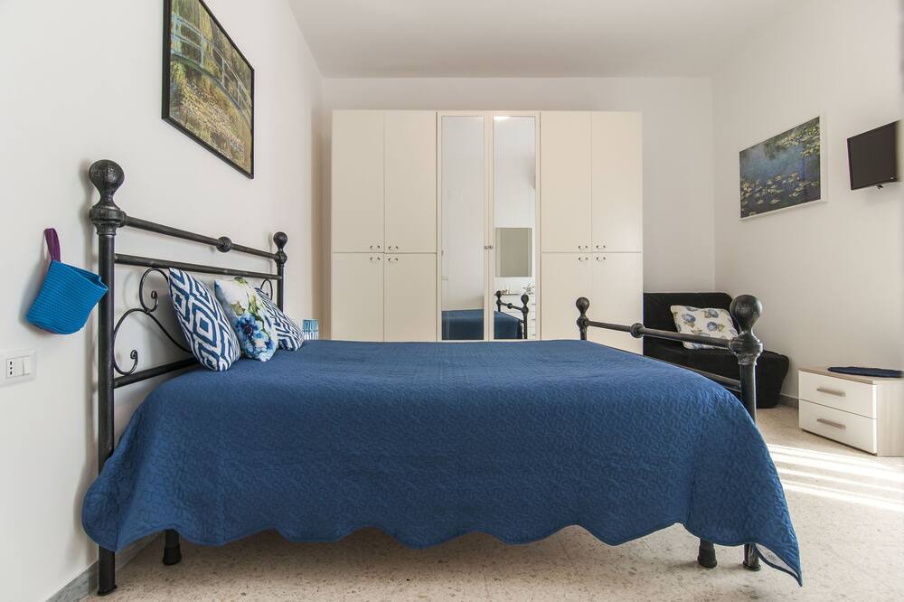 Photo of Bedroom in Sperlonga