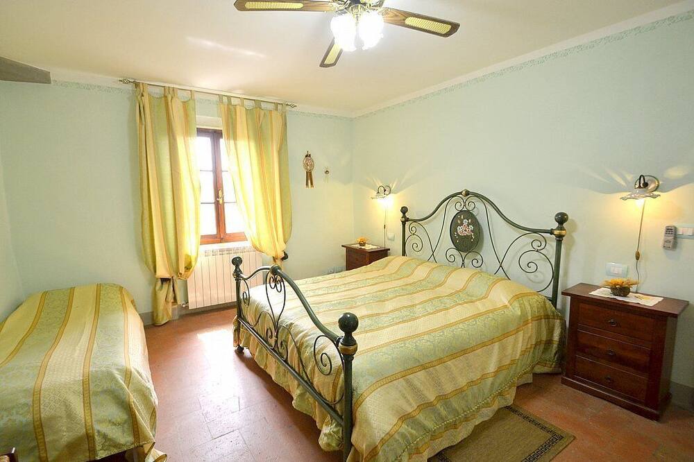 Photo of Bedroom in Cortona