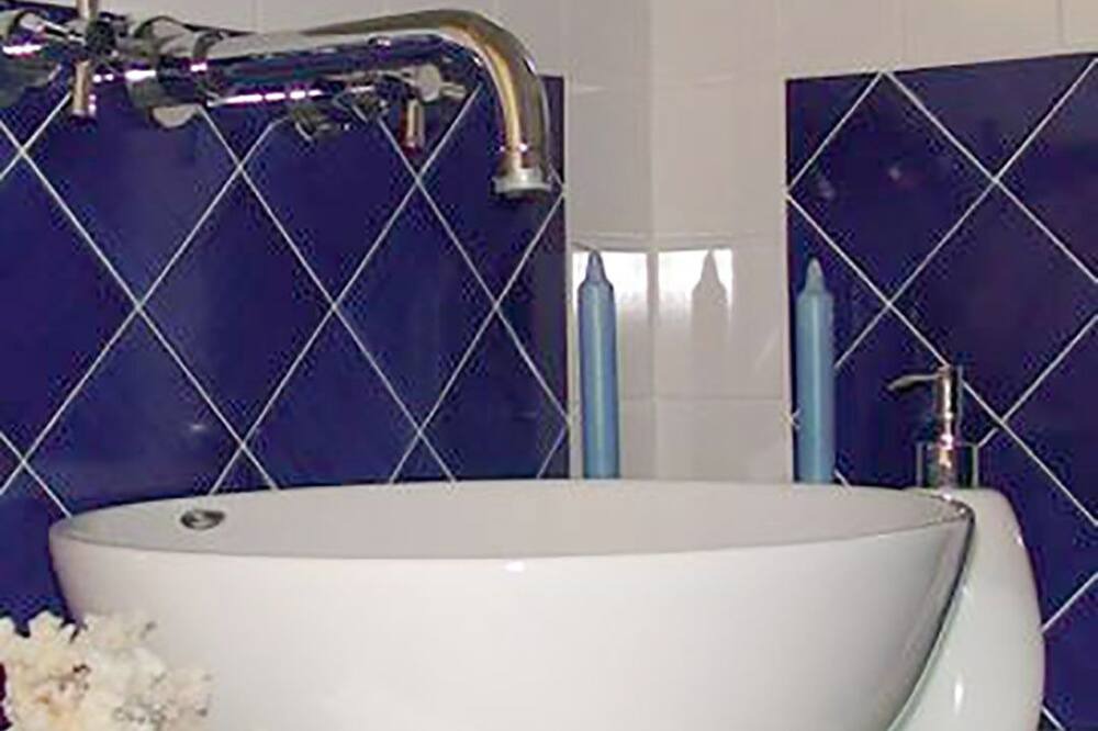 Photo of Bathroom in Raito