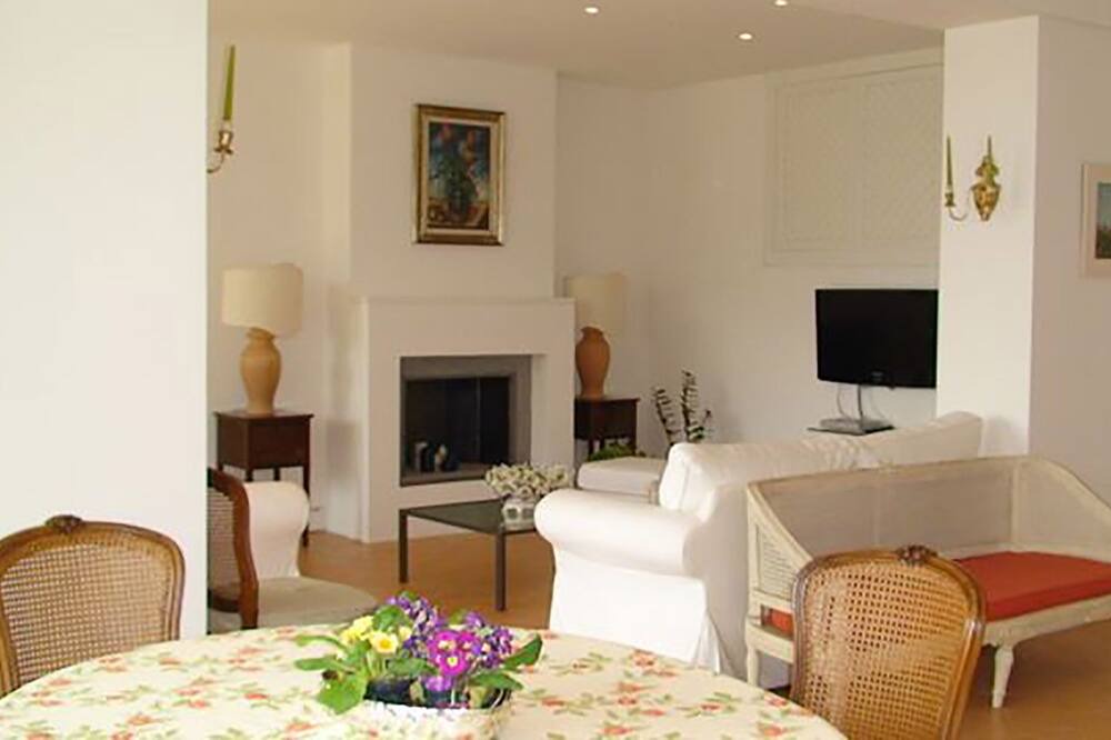 Photo of Livingroom in Raito