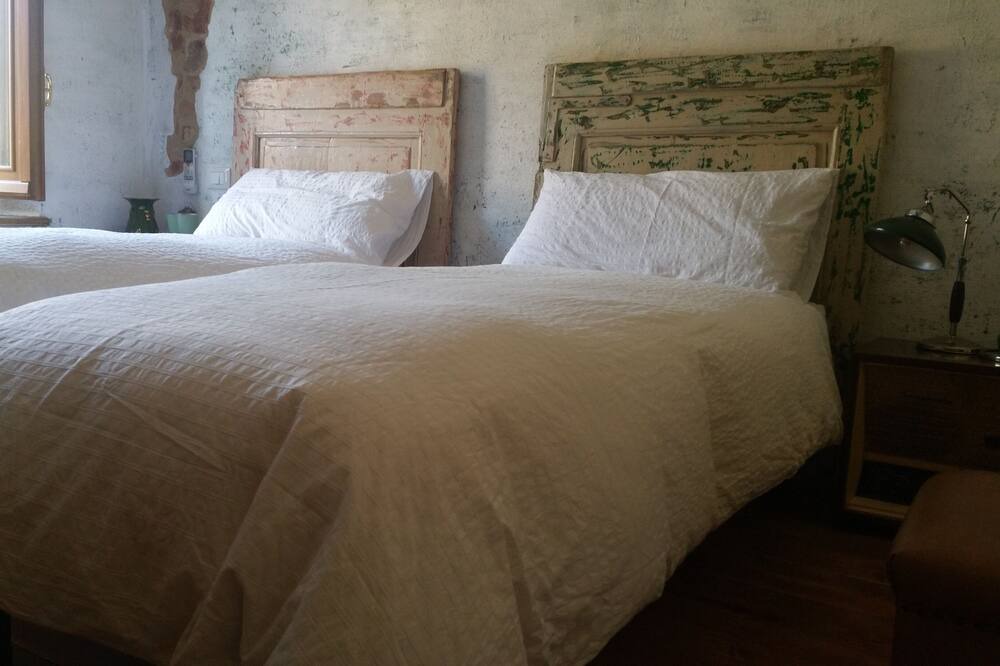 Photo of Bedroom in Passerano Marmorito
