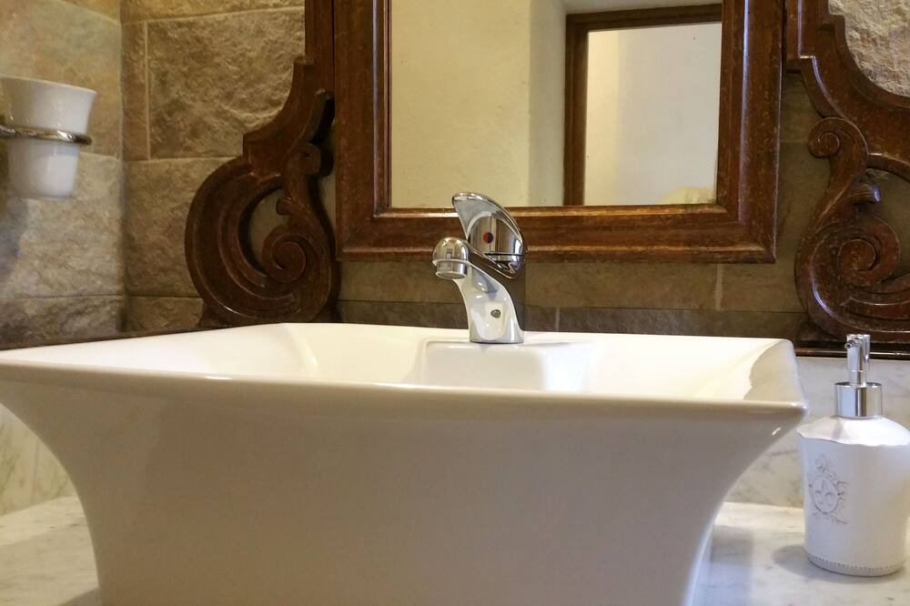 Photo of Bathroom in Passerano Marmorito