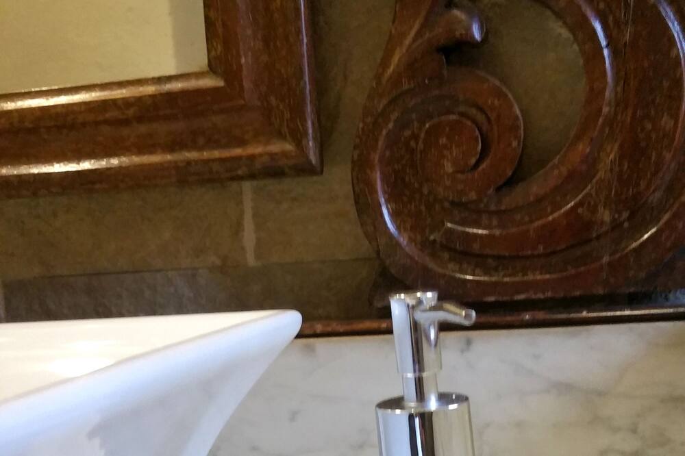 Photo of Bathroom in Passerano Marmorito