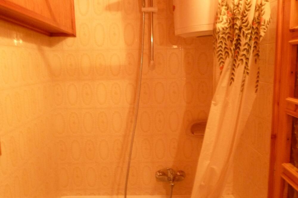 Photo of Bathroom in Cerian-Epaillon