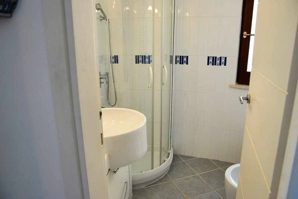 Photo of Bathroom in Sperlonga