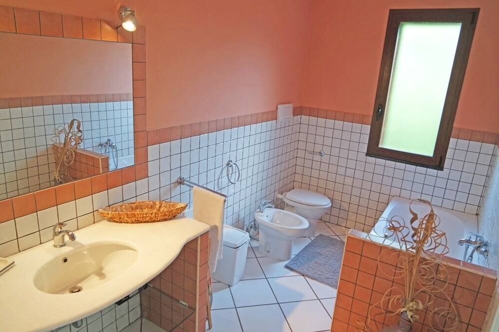 Photo of Bathroom in Casal Velino