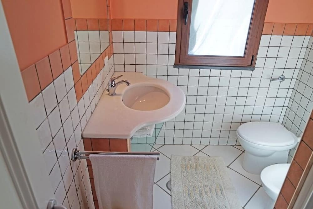 Photo of Bathroom in Casal Velino