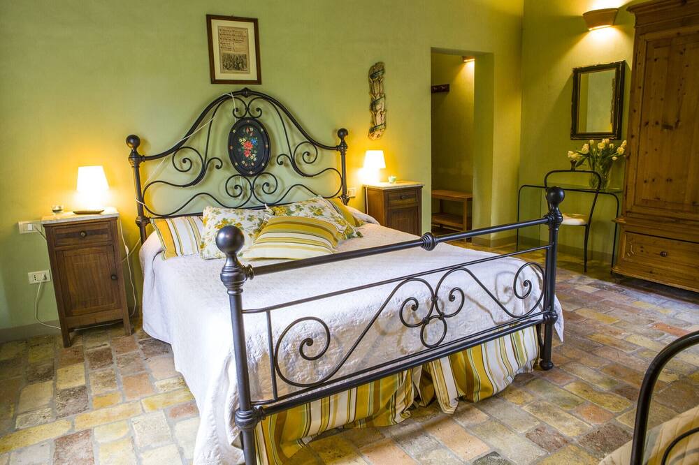 Photo of Bedroom in Montemaggiore al Metauro