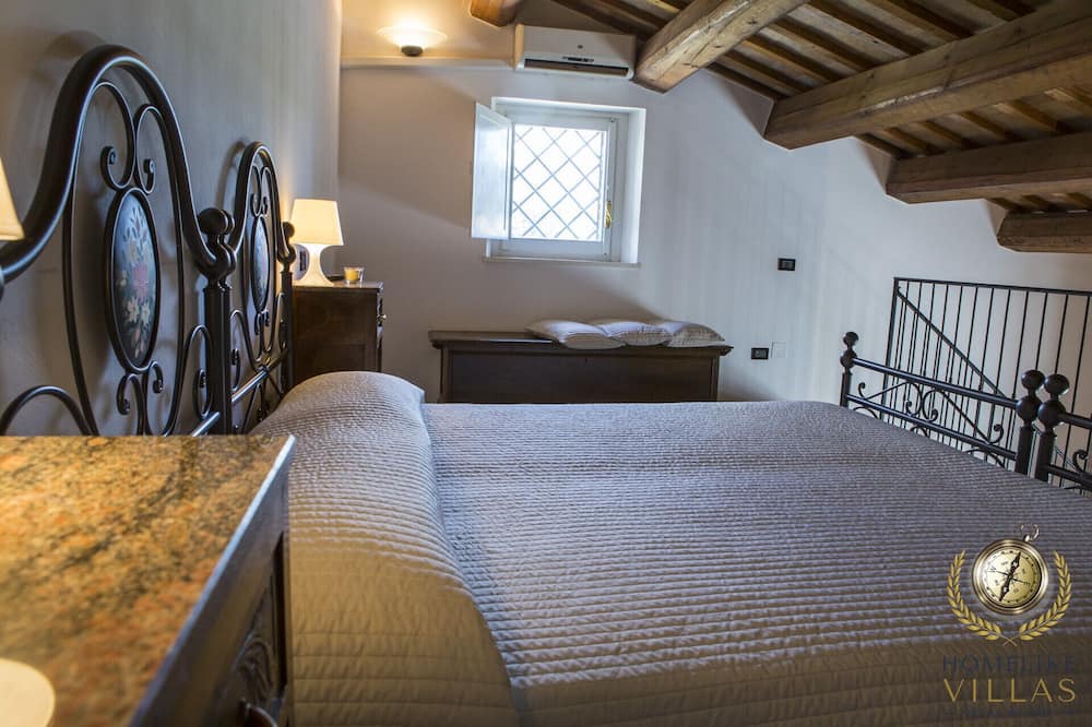 Photo of Bedroom in Montemaggiore al Metauro