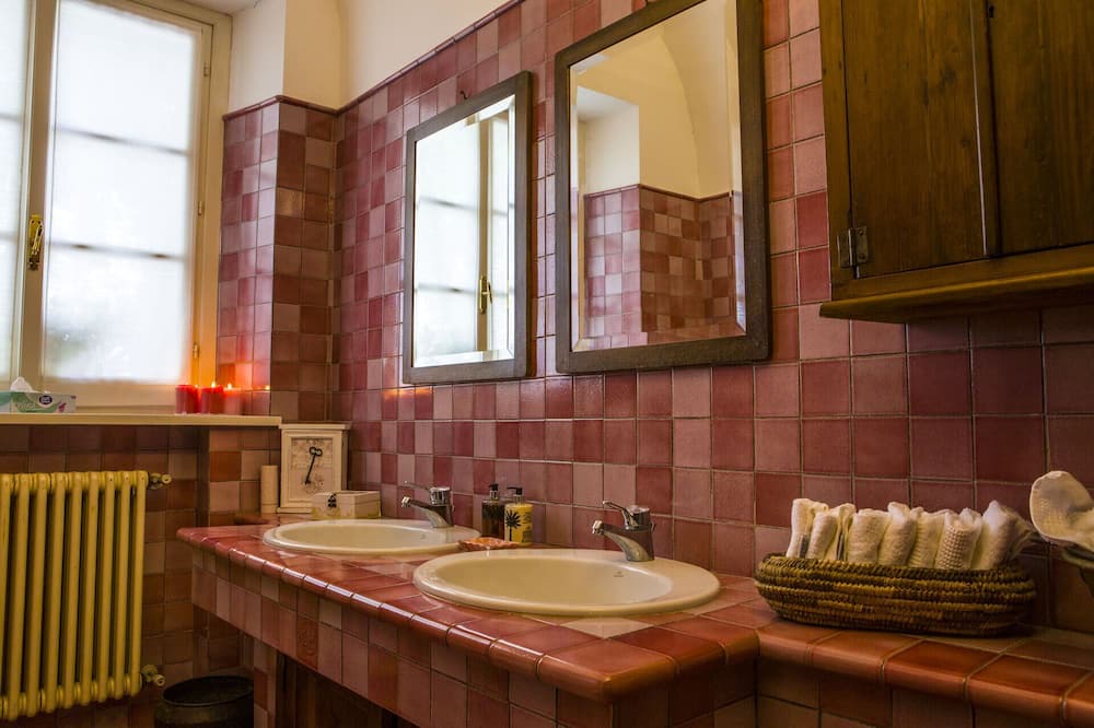 Photo of Bathroom in Montemaggiore al Metauro