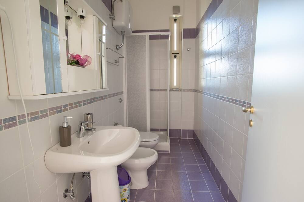 Photo of Bathroom in Rodio