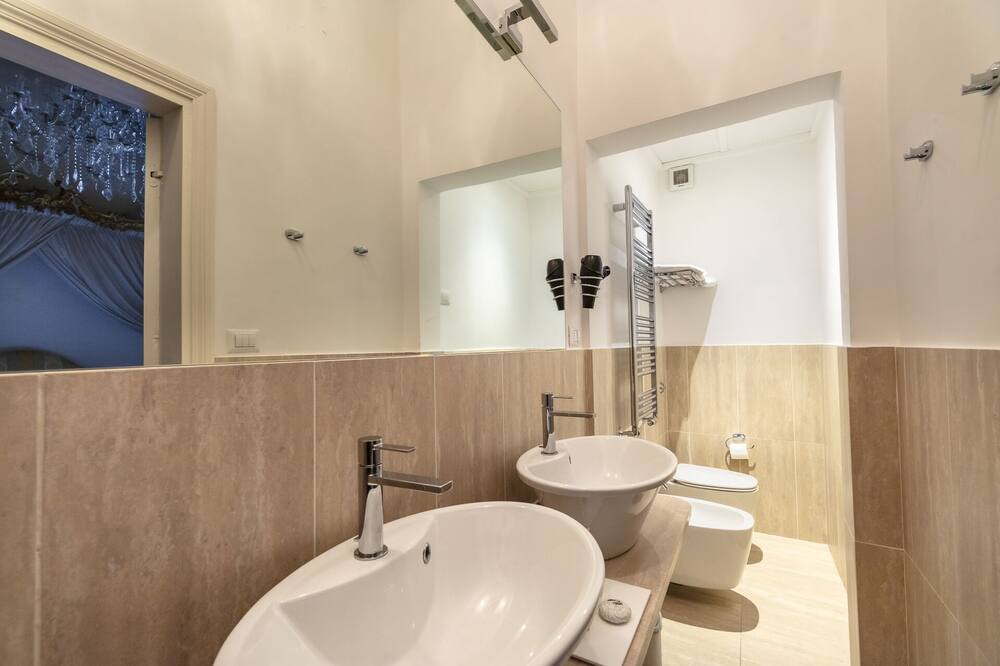 Photo of Bathroom in Rione IV Campo Marzio