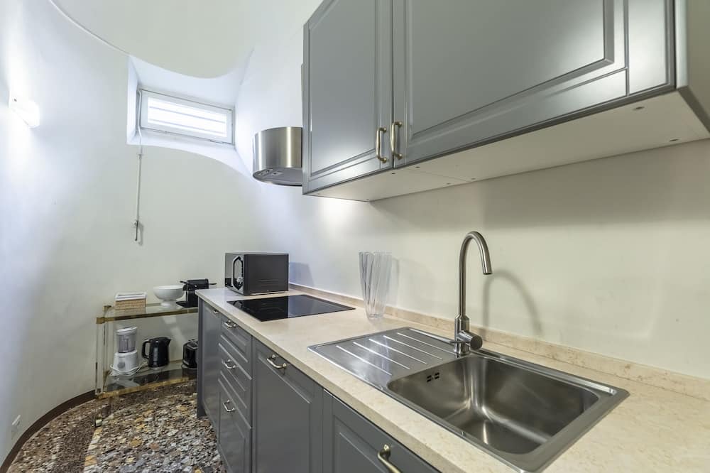 Photo of Kitchen in Rione IV Campo Marzio
