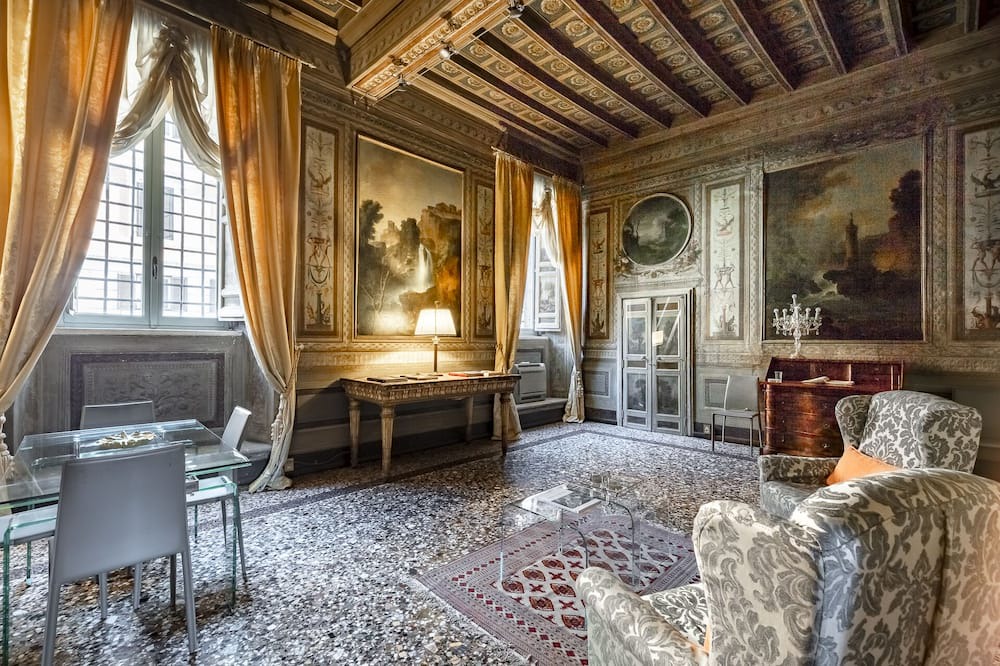 Photo of Livingroom in Rione IV Campo Marzio