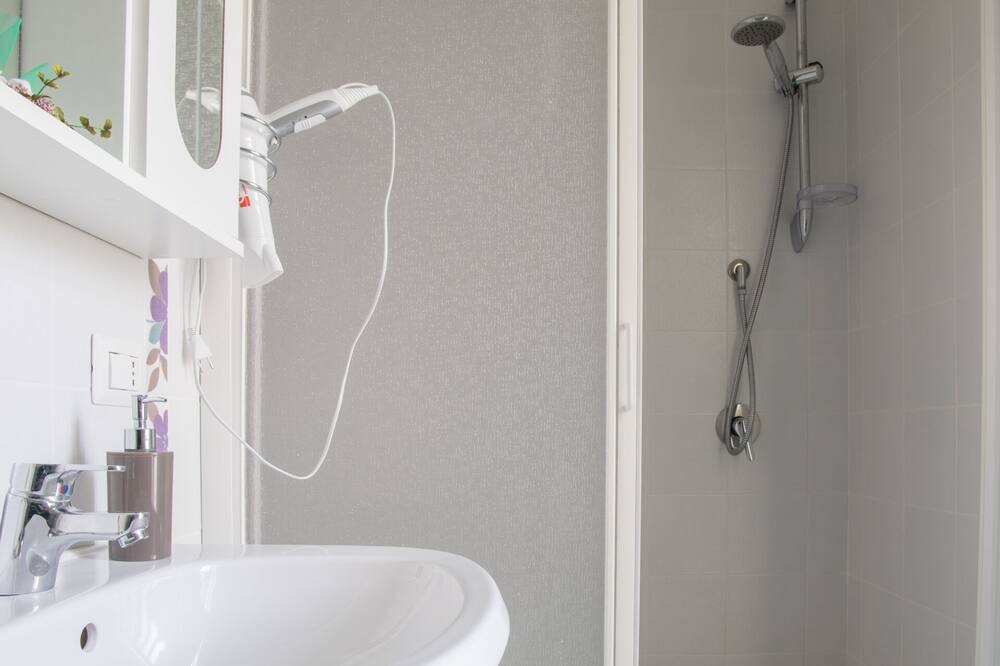 Photo of Bathroom in Rodio