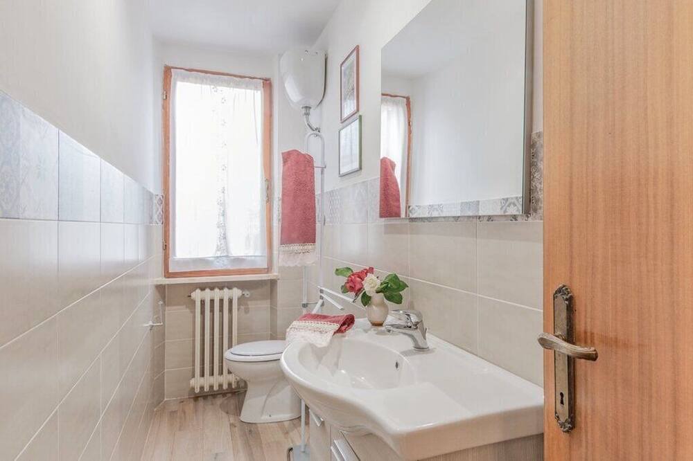 Photo of Bathroom in Castignano