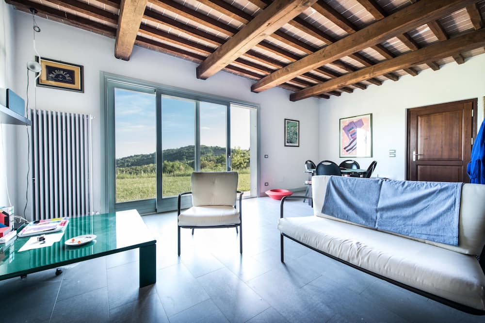 Photo of Livingroom in Montelaguardia