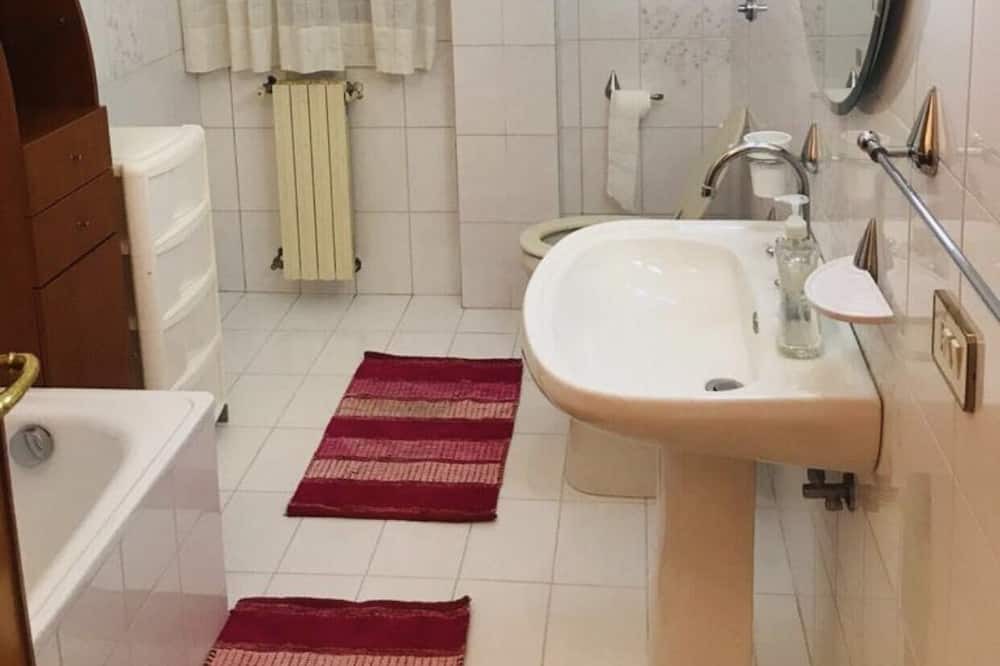 Photo of Bathroom in Perdifumo