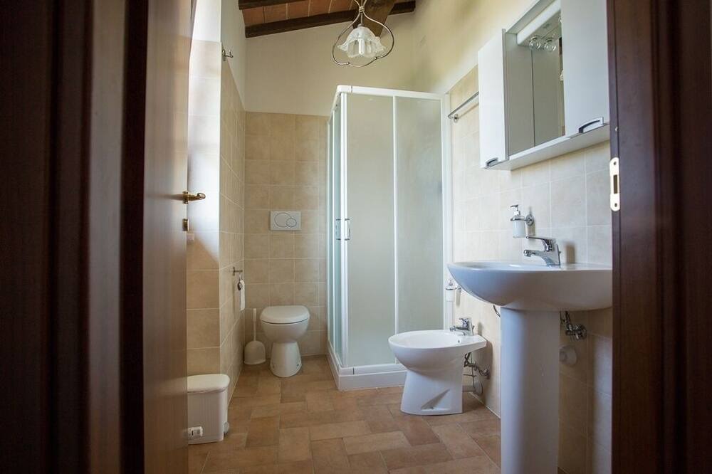 Photo of Bathroom in Montelovesco
