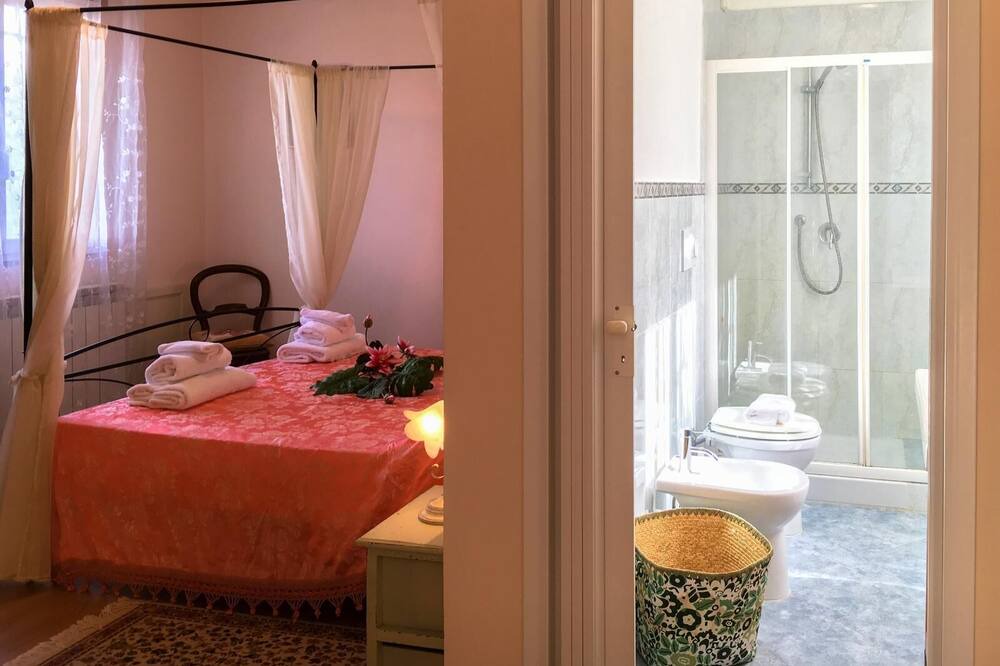 Photo of Bedroom in Subbiano
