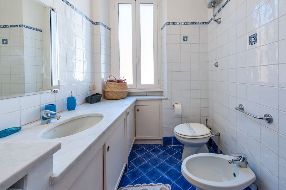 Photo of Bathroom in Rione II Trevi