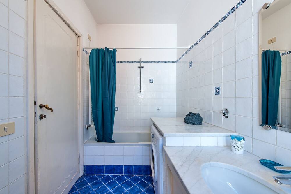 Photo of Bathroom in Rione II Trevi