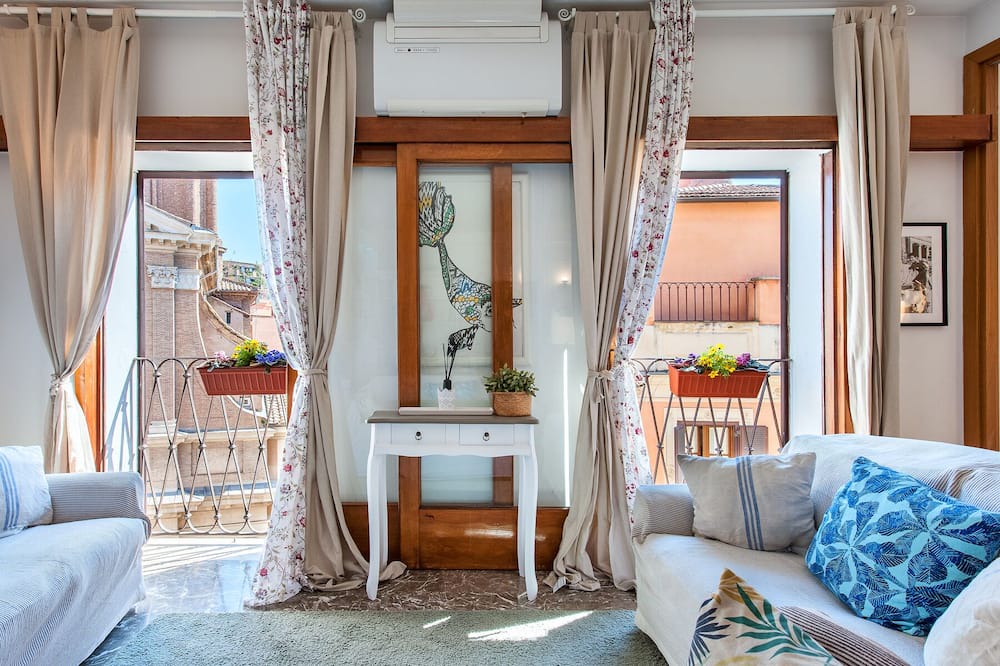 Photo of Livingroom in Rione II Trevi