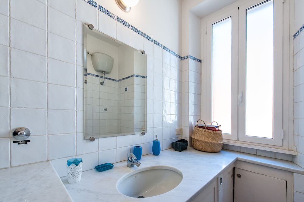 Photo of Bathroom in Rione II Trevi