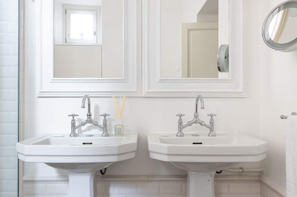 Photo of Bathroom in Rione V Ponte