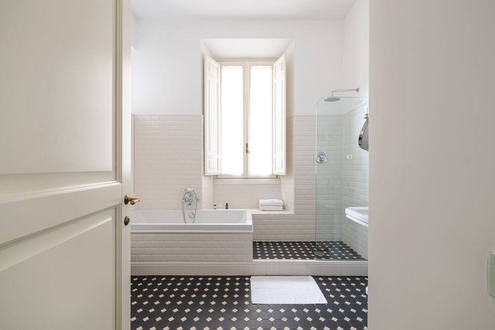 Photo of Bathroom in Rione V Ponte