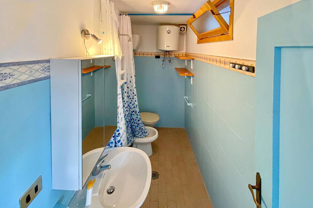 Photo of Bathroom in Camerota