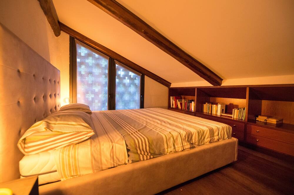 Photo of Bedroom in Alba