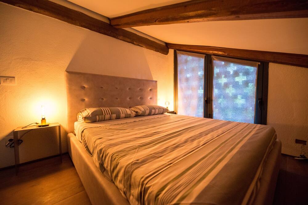 Photo of Bedroom in Alba