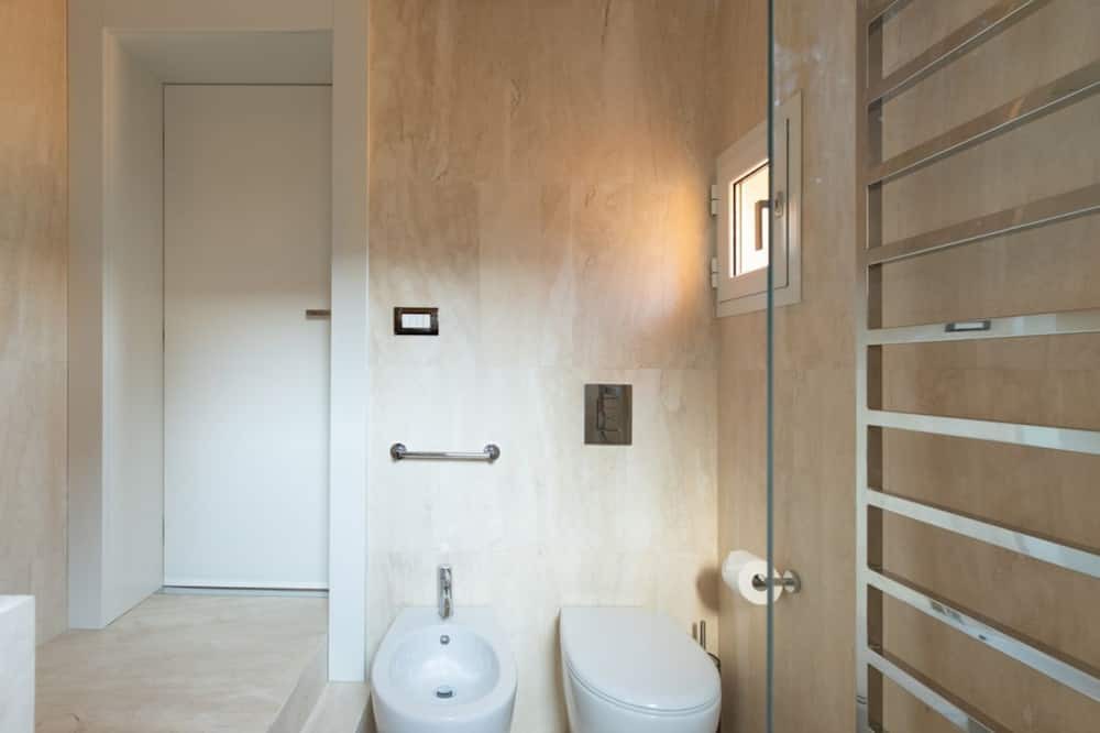 Photo of Bathroom in Rione II Trevi