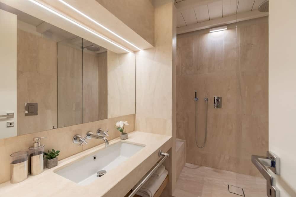 Photo of Bathroom in Rione II Trevi