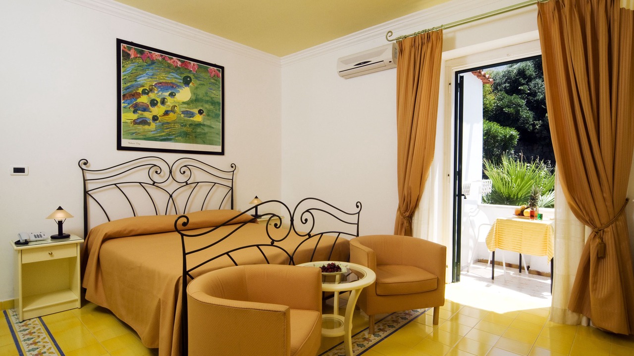 Photo of Bedroom in Forio