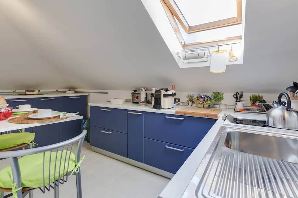 Photo of Kitchen in Quartiere XXVIII Monte Sacro Alto