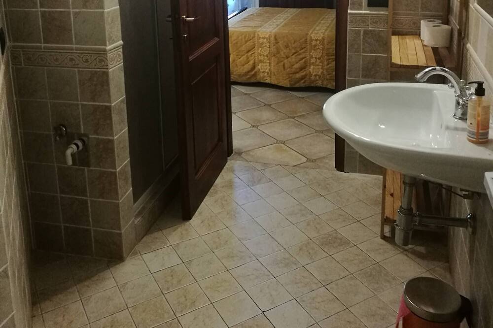 Photo of Bathroom in Fratta