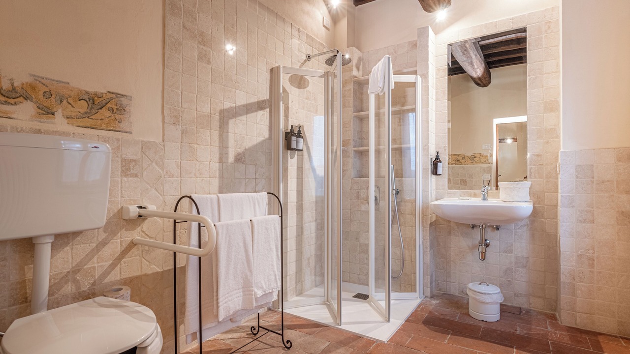 Photo of Bathroom in Petroio