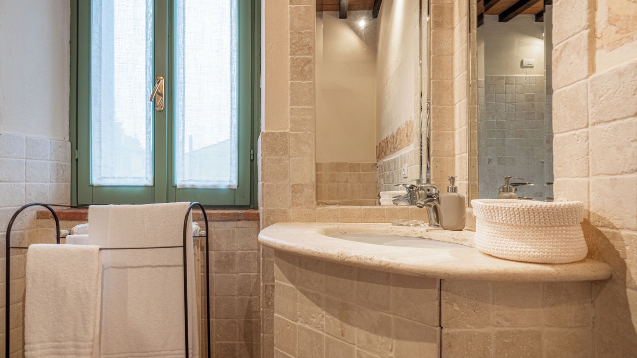 Photo of Bathroom in Petroio
