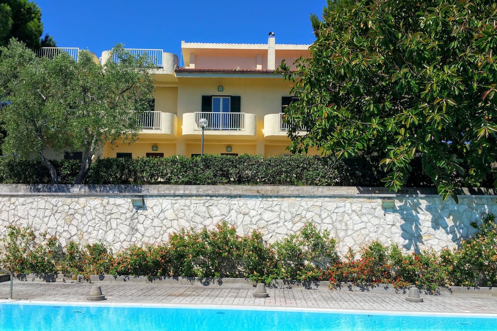 Photo of Outdoor in Montincello