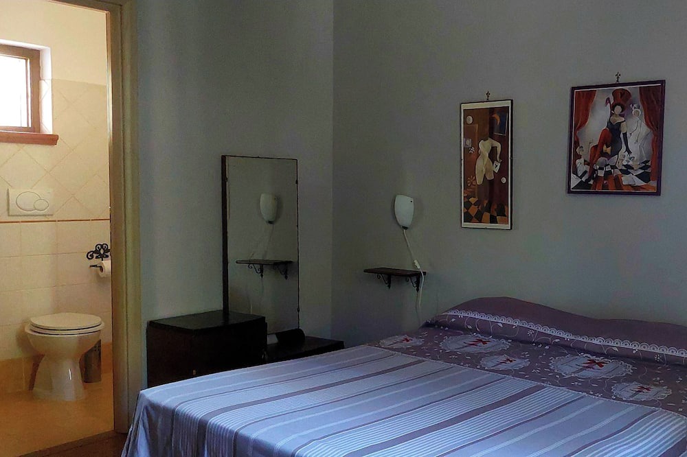Photo of Bedroom in Toffia