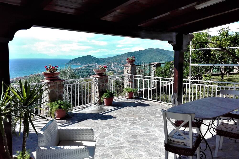 Photo of Patio Balcony in Santa Maria di Castellabate