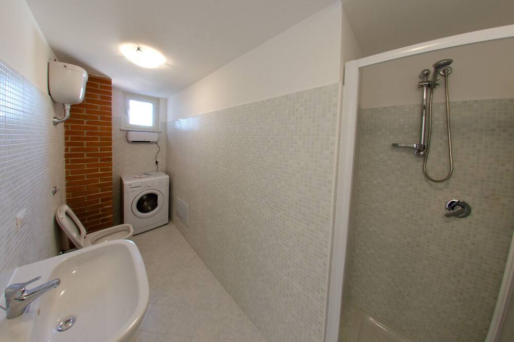 Photo of Bathroom in Minturno