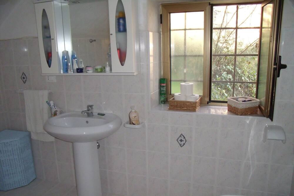 Photo of Bathroom in Capestrano