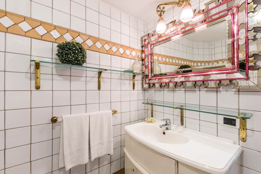 Photo of Bathroom in Trastevere