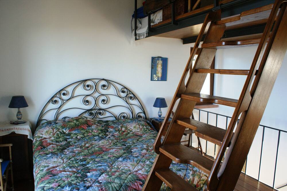 Photo of Bedroom in Castellabate
