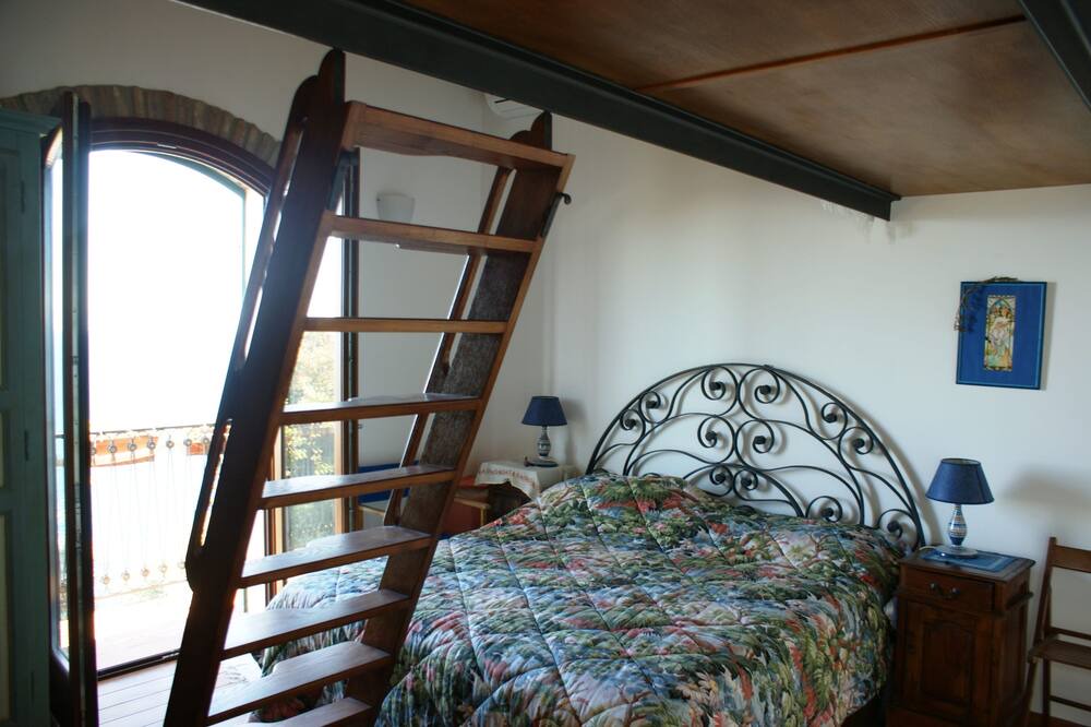 Photo of Bedroom in Castellabate